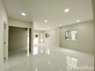 Casa en venta de 4 habitaciones en Krathum Baen, Samut Sakhon