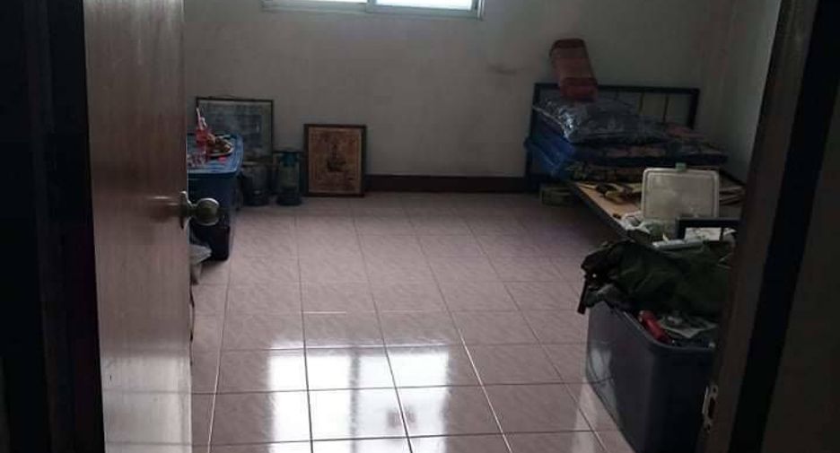 出售 2 卧室 联排别墅 在 Nong Khaem, 曼谷