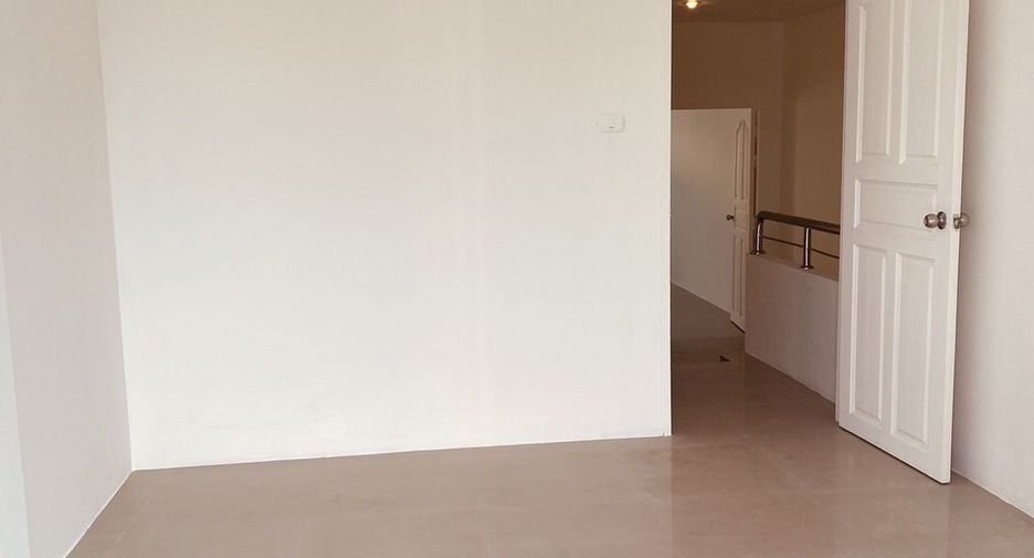 For sale 3 bedrooms townhouse in Mueang Rayong, Rayong