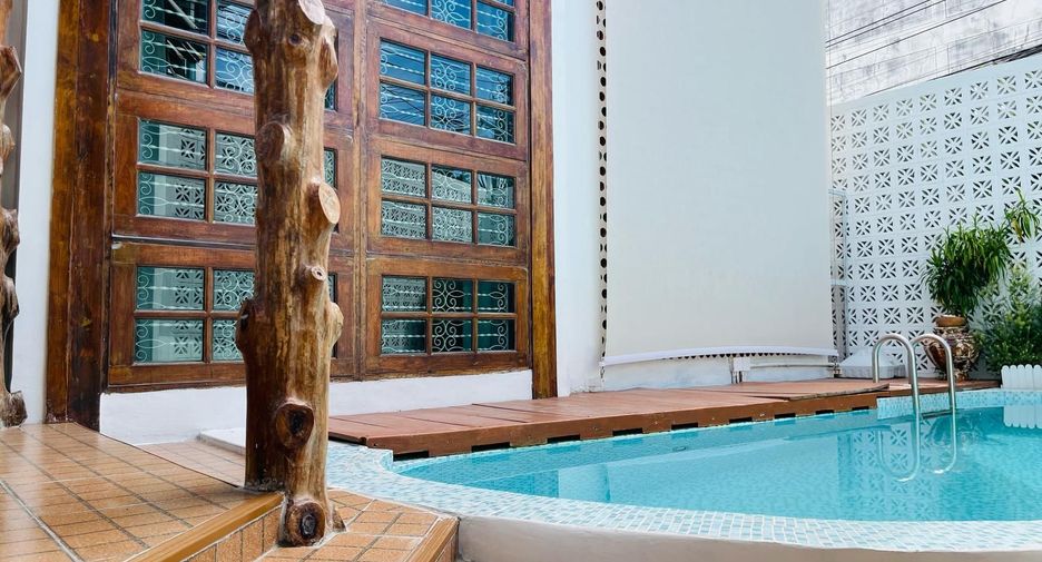 For rent 3 bedrooms villa in Mueang Phuket, Phuket