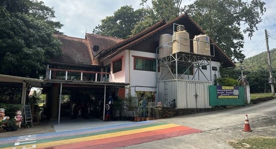For sale 10 bedrooms hotel in Mae Tha, Lamphun