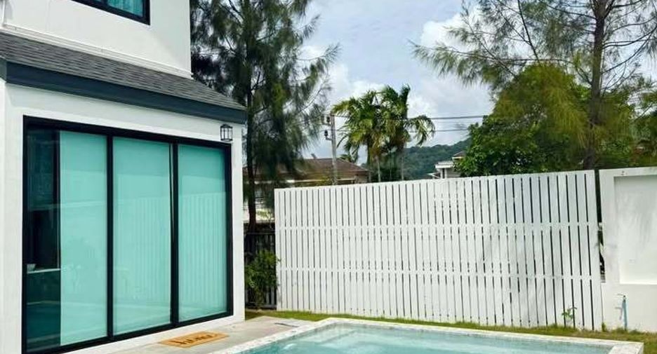 For rent 3 bedrooms villa in Mueang Phuket, Phuket