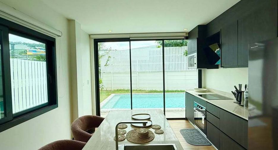 For rent 3 bedrooms villa in Mueang Phuket, Phuket