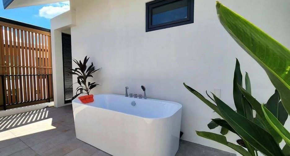 For rent 3 bedrooms villa in Mueang Phuket, Phuket