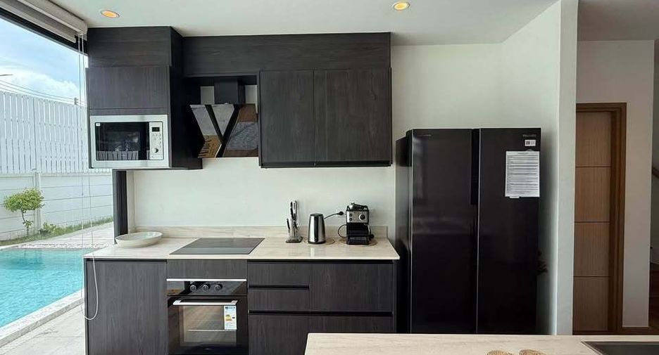 For rent 3 bedrooms villa in Mueang Phuket, Phuket