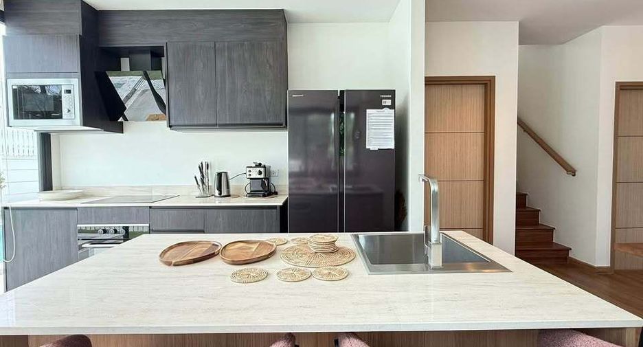 For rent 3 bedrooms villa in Mueang Phuket, Phuket