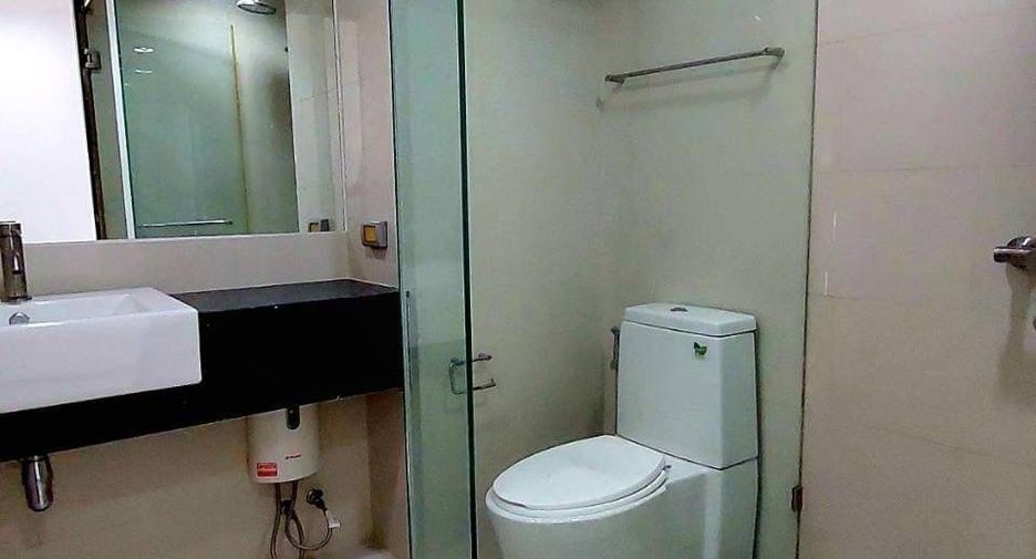 For sale 2 bedrooms condo in Khlong San, Bangkok