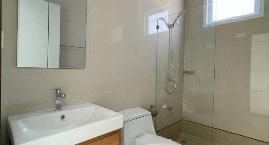 Casa en venta de 3 habitaciones en Ban Bueng, Chonburi