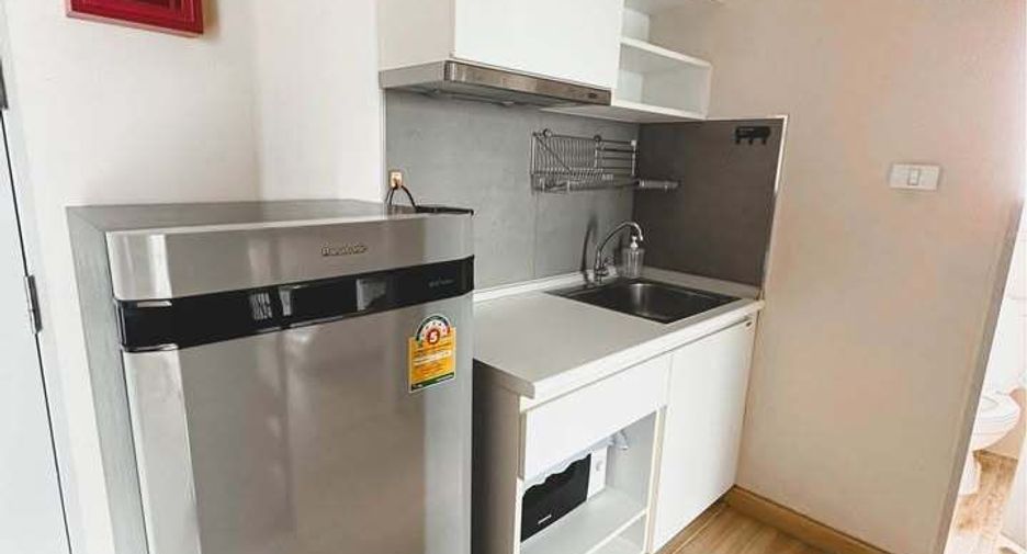 For rent 1 bed condo in Mueang Pathum Thani, Pathum Thani