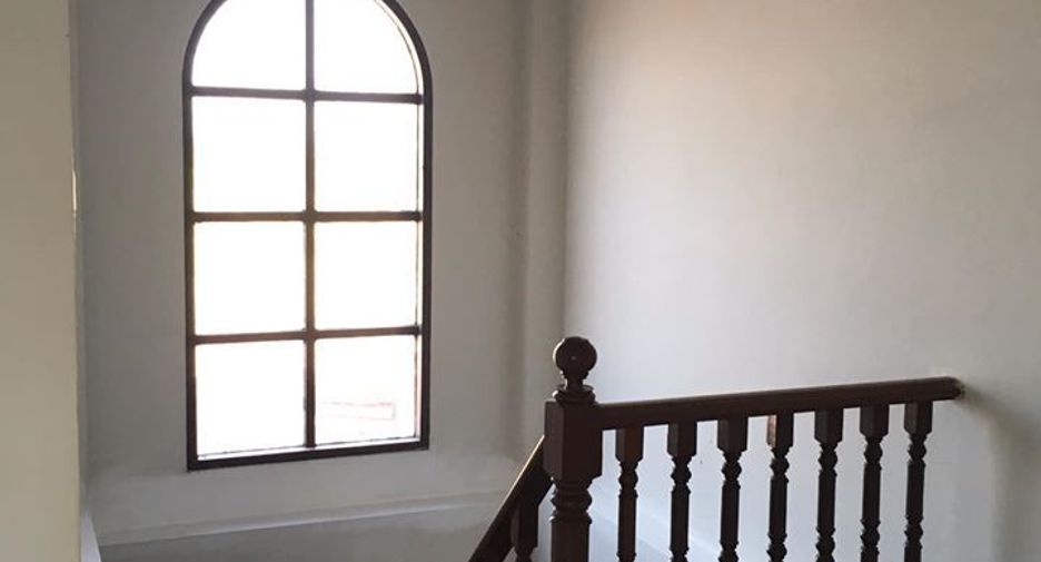 For sale 4 bedrooms house in Phra Nakhon Si Ayutthaya, Phra Nakhon Si Ayutthaya