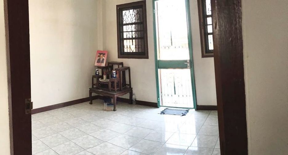 For sale 4 bedrooms house in Phra Nakhon Si Ayutthaya, Phra Nakhon Si Ayutthaya