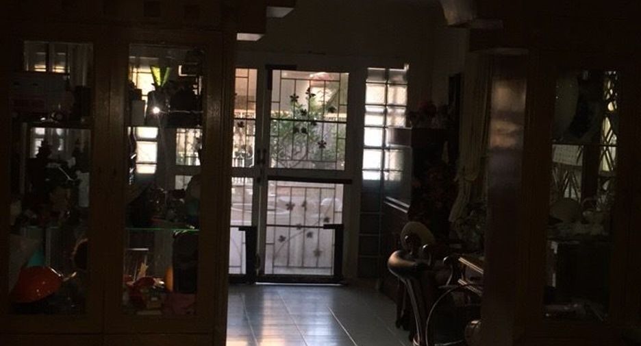 For sale 2 ベッドルーム townhouse in Krathum Baen, Samut Sakhon