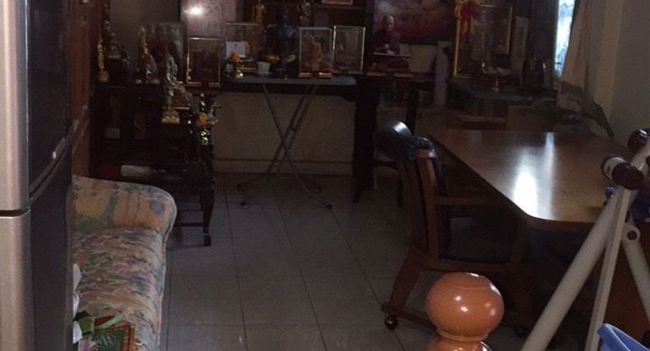 For sale 2 ベッドルーム townhouse in Krathum Baen, Samut Sakhon
