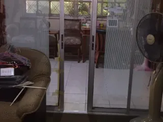 Casa adosada en venta de 2 habitaciones en Krathum Baen, Samut Sakhon