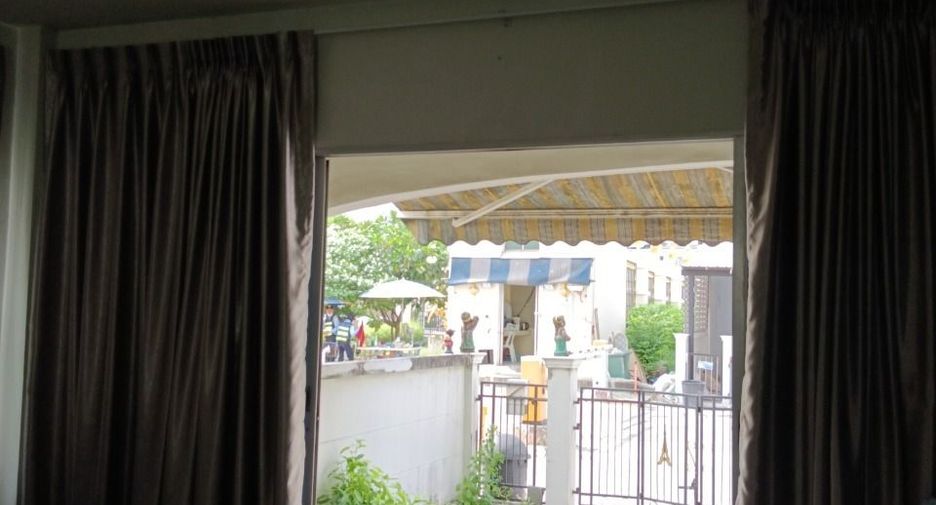 For sale 3 bedrooms condo in Bang Kapi, Bangkok