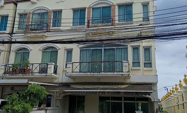 出售 3 卧室 公寓 在 Bang Kapi, 曼谷
