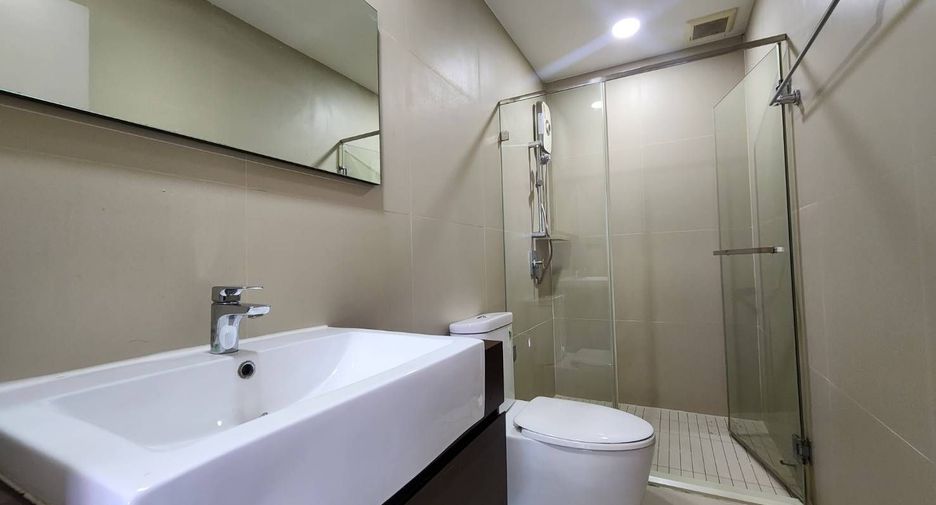 Casa adosada en venta de 3 habitaciones en Suan Luang, Bangkok