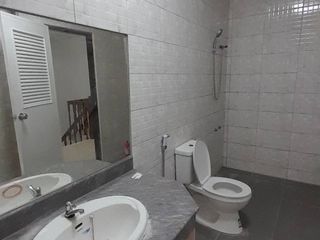 For sale 5 bedrooms townhouse in Thanyaburi, Pathum Thani