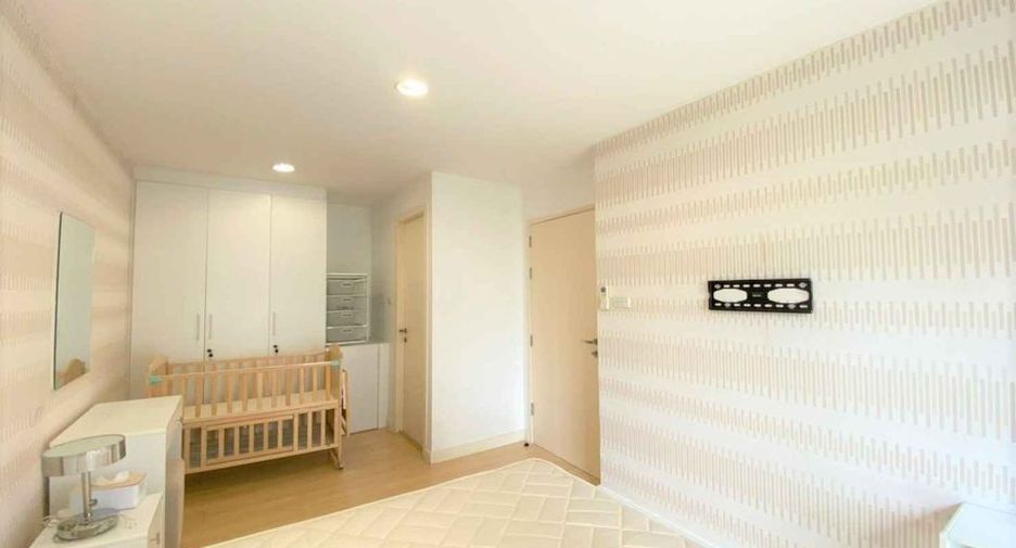 For sale 2 bedrooms condo in Phra Khanong, Bangkok