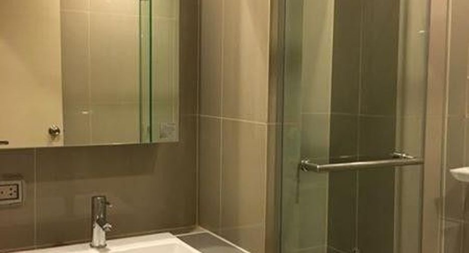 Продажа 1 кровать кондо в Хуаи Кхщанг, Бангкок