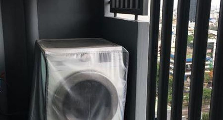 Продажа 1 кровать кондо в Хуаи Кхщанг, Бангкок