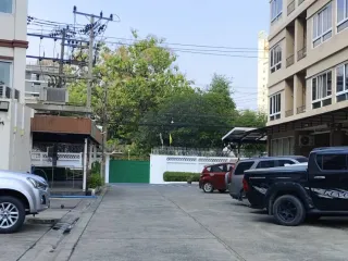 For sale land in Din Daeng, Bangkok