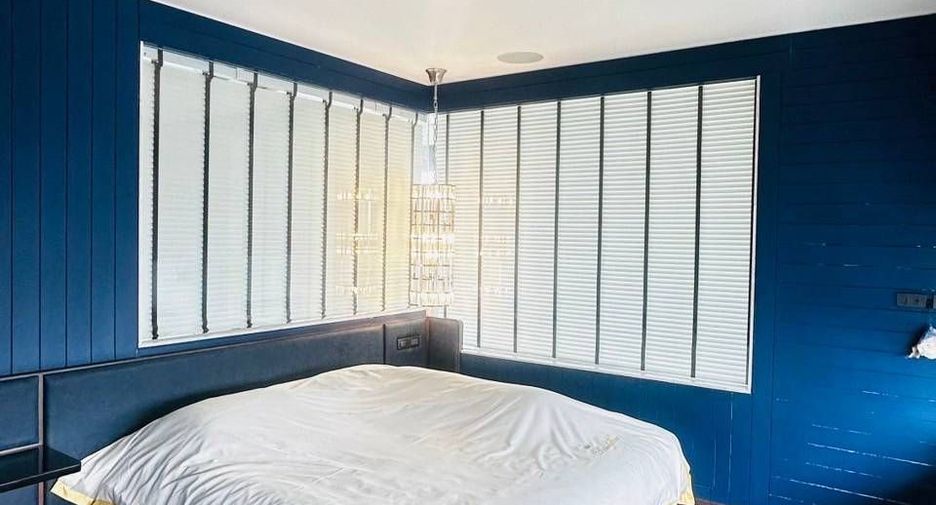 For sale 2 bedrooms condo in Sathon, Bangkok