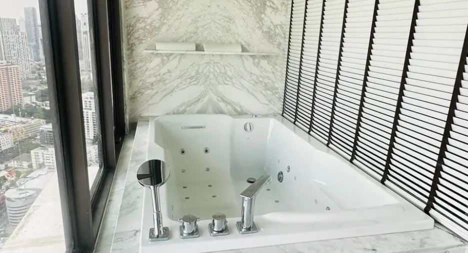For sale 2 bedrooms condo in Sathon, Bangkok