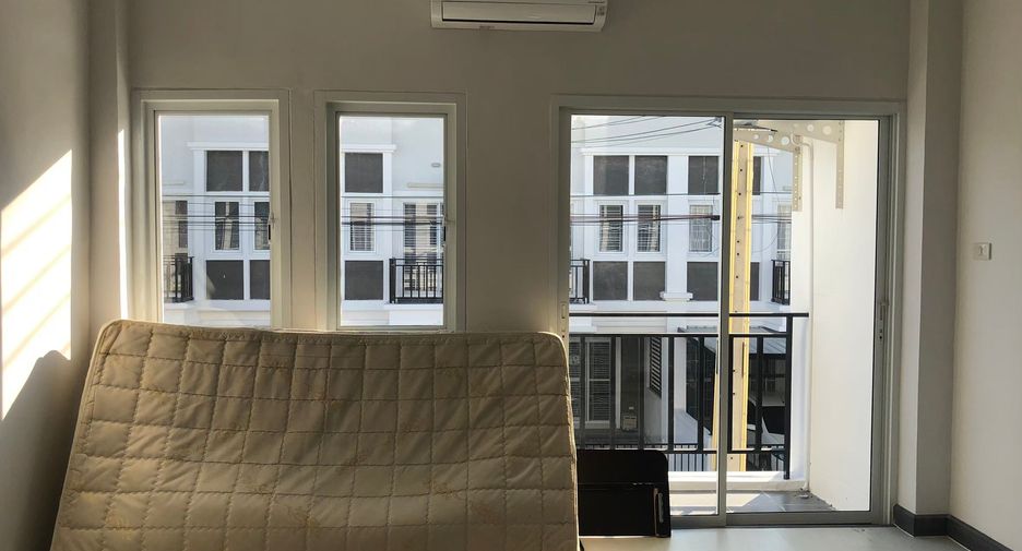 For sale and for rent 2 bedrooms townhouse in Mueang Chon Buri, Chonburi