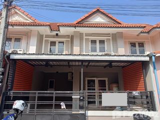 À louer 3 chambres maison de ville à Phutthamonthon, Nakhon Pathom