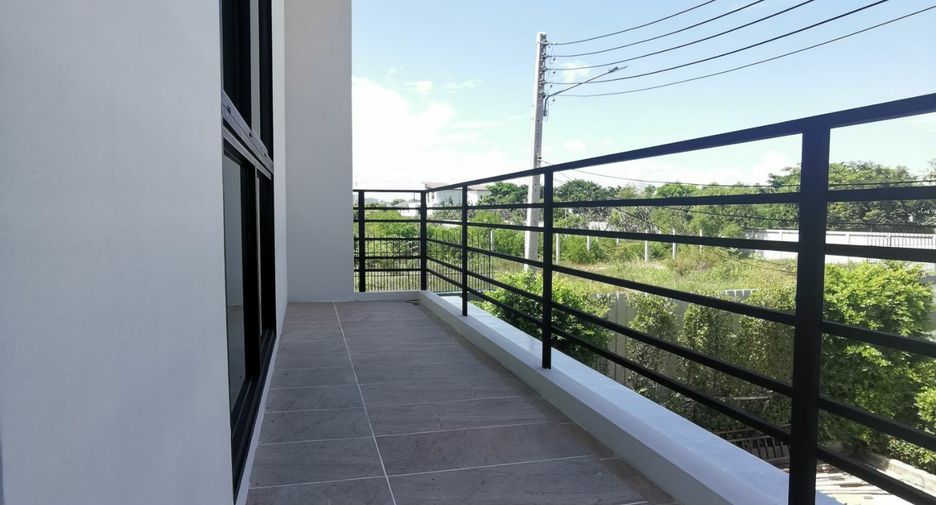 出售 3 卧室 独立屋 在 Mueang Chon Buri, Chon Buri
