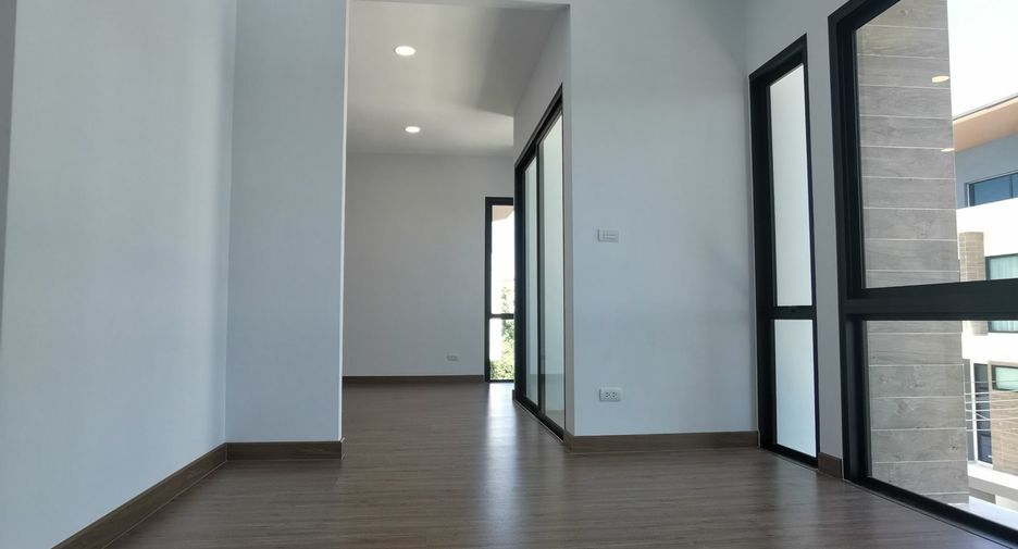 出售 3 卧室 独立屋 在 Mueang Chon Buri, Chon Buri