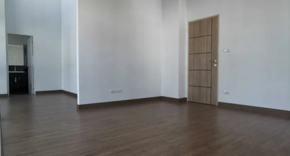 出售 3 卧室 独立屋 在 Mueang Chon Buri, Chon Buri