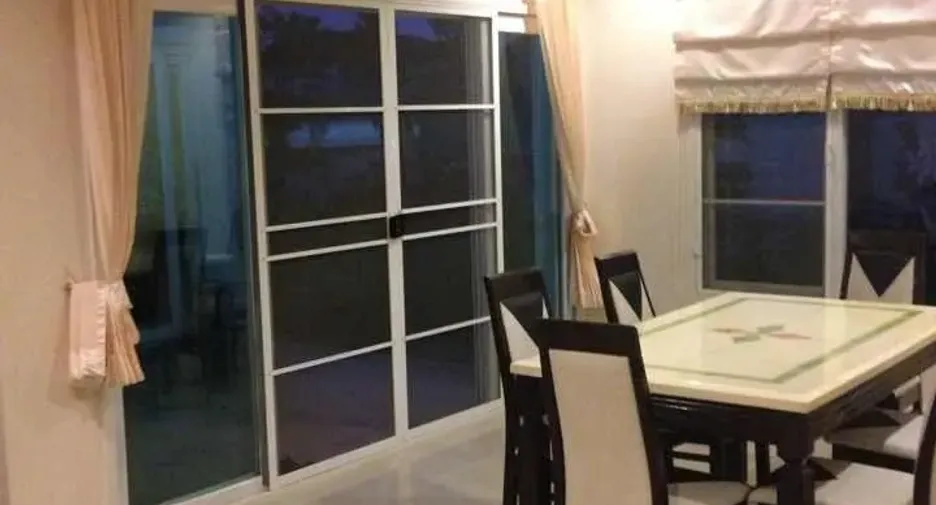 For sale and for rent 4 bedrooms house in Lam Luk Ka, Pathum Thani
