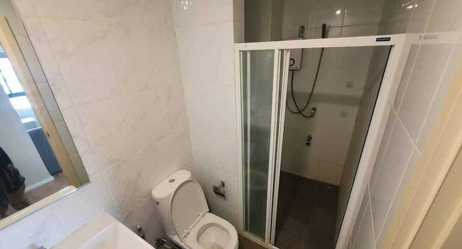 For sale 2 bedrooms condo in Wang Thonglang, Bangkok