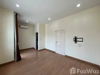 For sale 4 bedrooms townhouse in Sai Noi, Nonthaburi