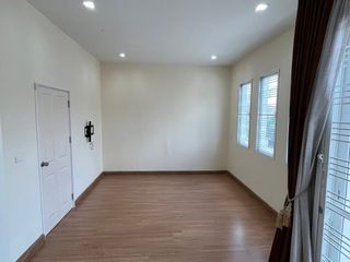 For sale 4 bedrooms townhouse in Sai Noi, Nonthaburi