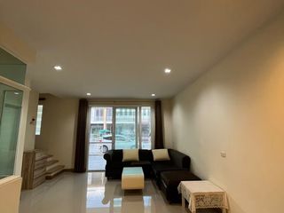For sale 4 bedrooms townhouse in Sai Noi, Nonthaburi