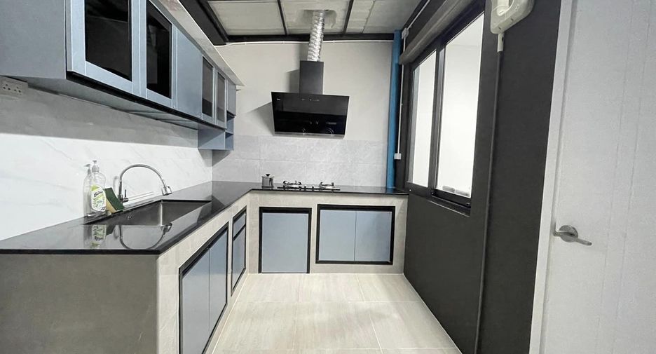 Reihenhaus zur Miete mit 4 Zimmer in Bang Kruai, Nonthaburi