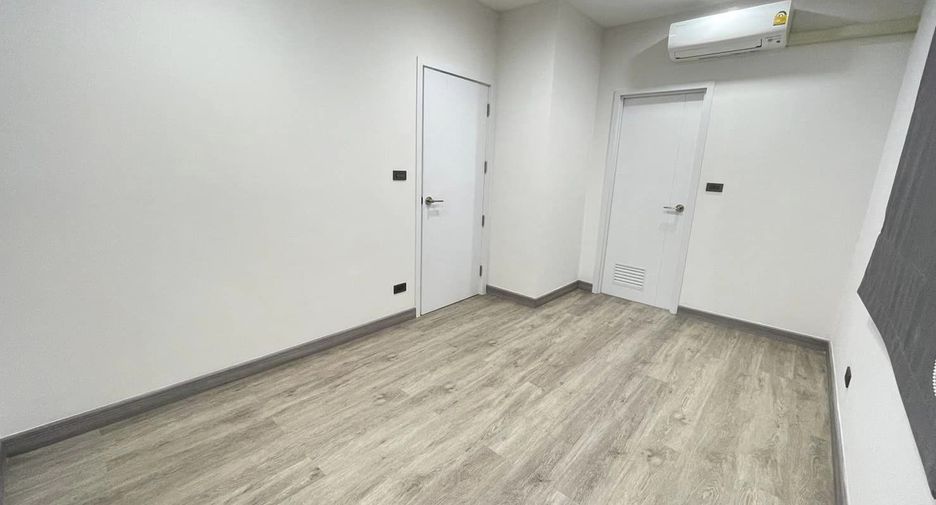 Reihenhaus zur Miete mit 4 Zimmer in Bang Kruai, Nonthaburi