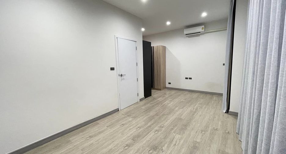 Reihenhaus zur Miete mit 4 Zimmer in Bang Kruai, Nonthaburi