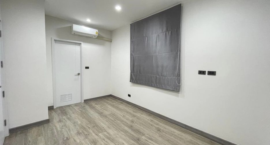 Reihenhaus zur Miete mit 4 Zimmer in Bang Kruai, Nonthaburi