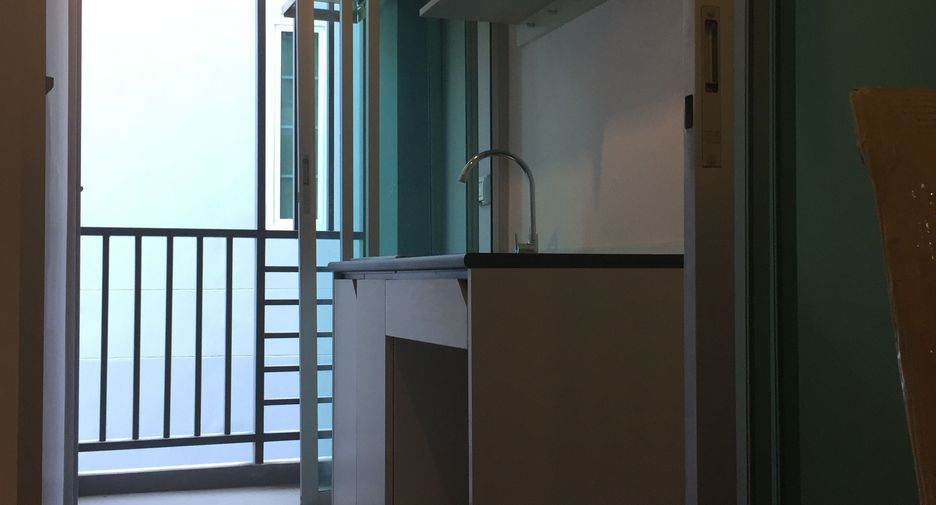 For sale 1 bed condo in Mueang Samut Prakan, Samut Prakan