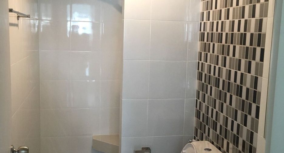 For sale 1 bed condo in Mueang Samut Prakan, Samut Prakan