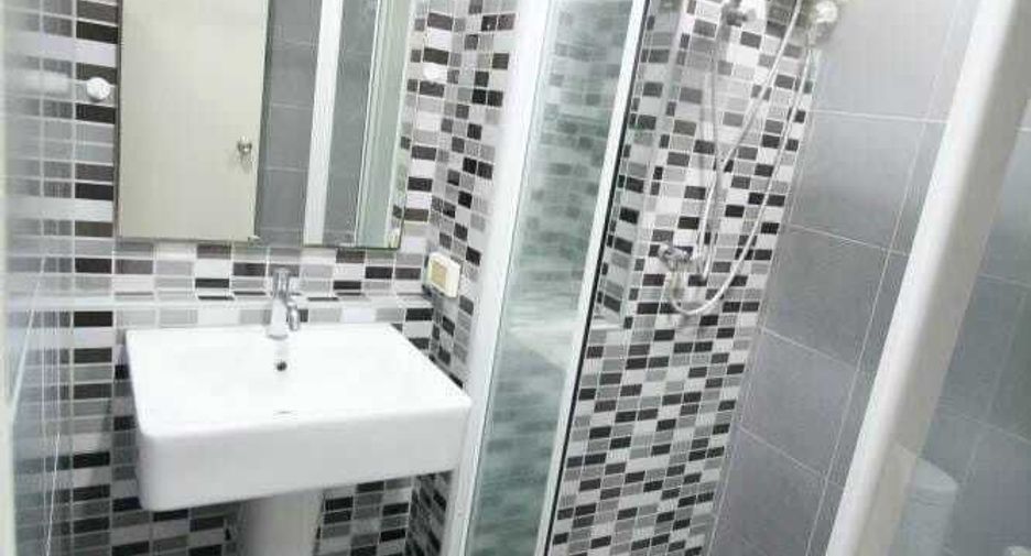 For sale 1 bed condo in Bang Kapi, Bangkok