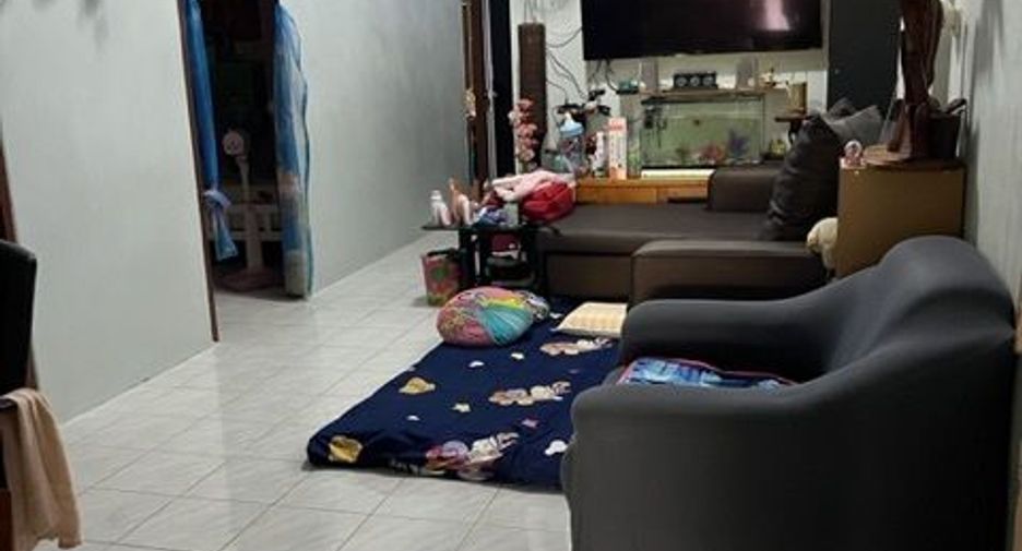 Casa adosada en venta de 2 habitaciones en Phunphin, Surat Thani