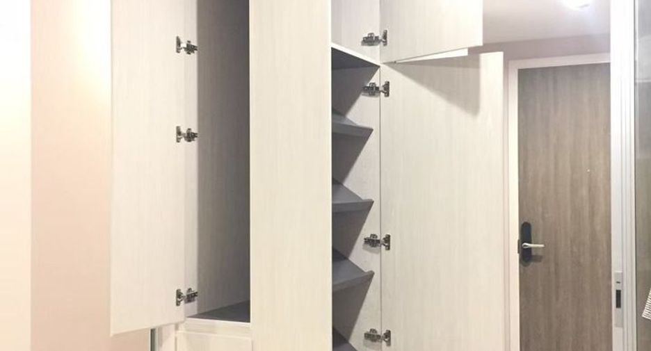 For sale 1 bed condo in Mueang Samut Prakan, Samut Prakan