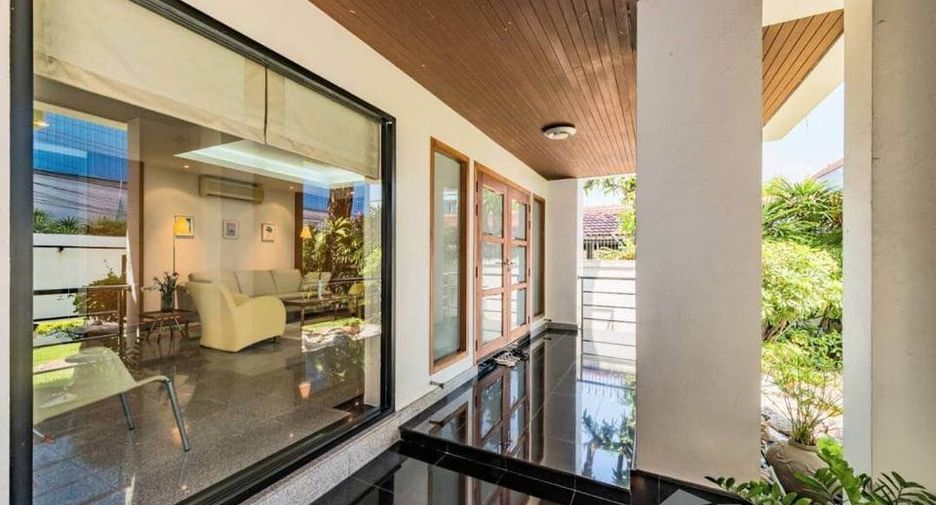 Casa en venta de 3 habitaciones en Huai Khwang, Bangkok