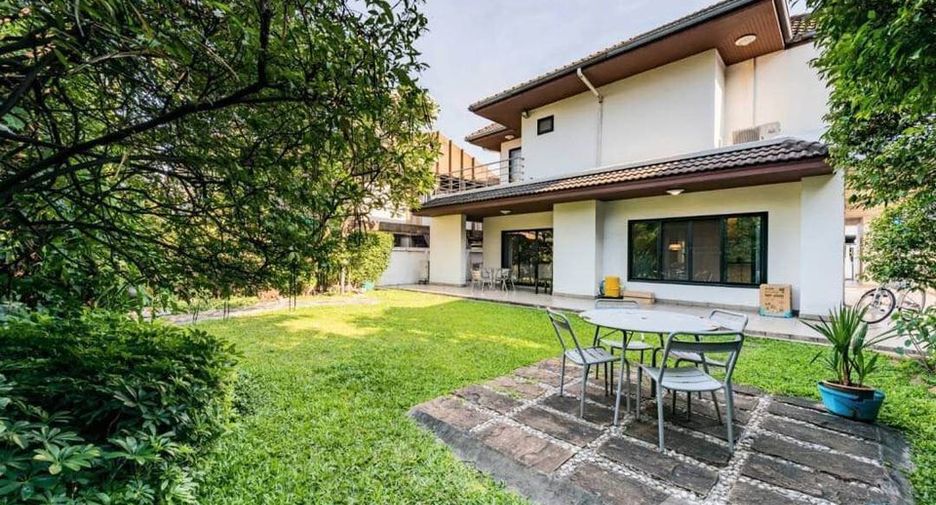 Casa en venta de 3 habitaciones en Huai Khwang, Bangkok