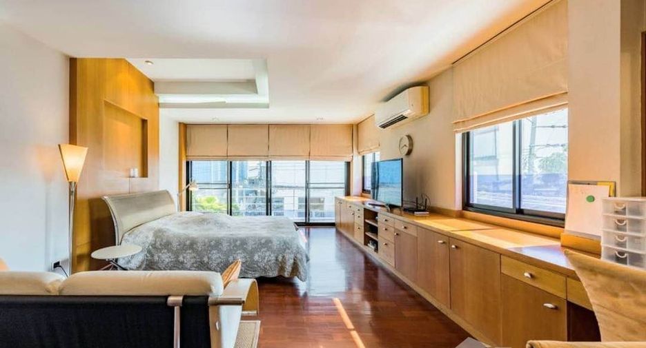 Casa en venta de 3 habitaciones en Huai Khwang, Bangkok